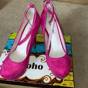Pink heels, Great for a color pop to your wardrobe